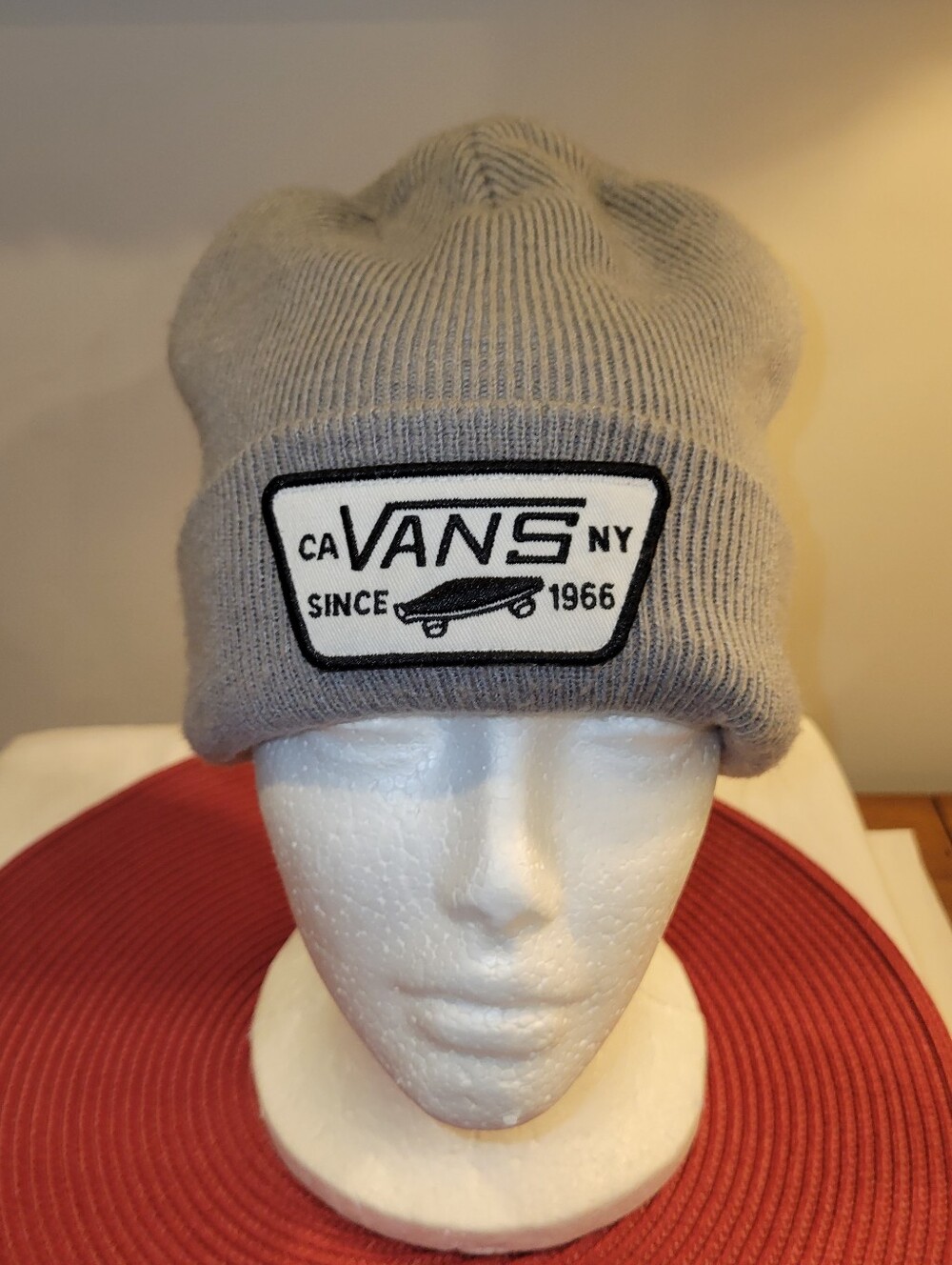 EUC~Vans Ribbed Beanie with Embroidered Logo Patch